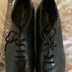 Size 11 tap shoes